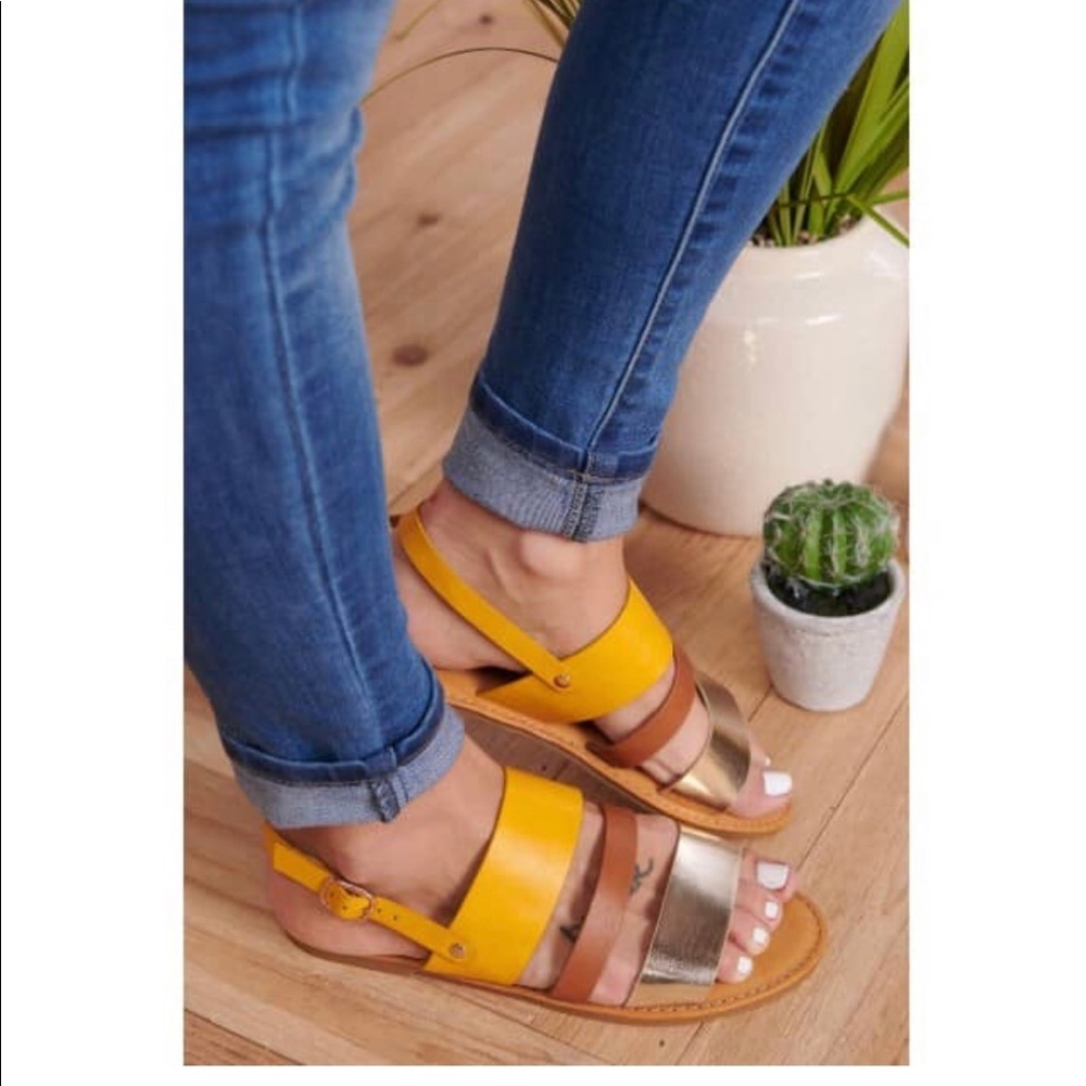 Sandals ❤️ - Picture 2 of 3
